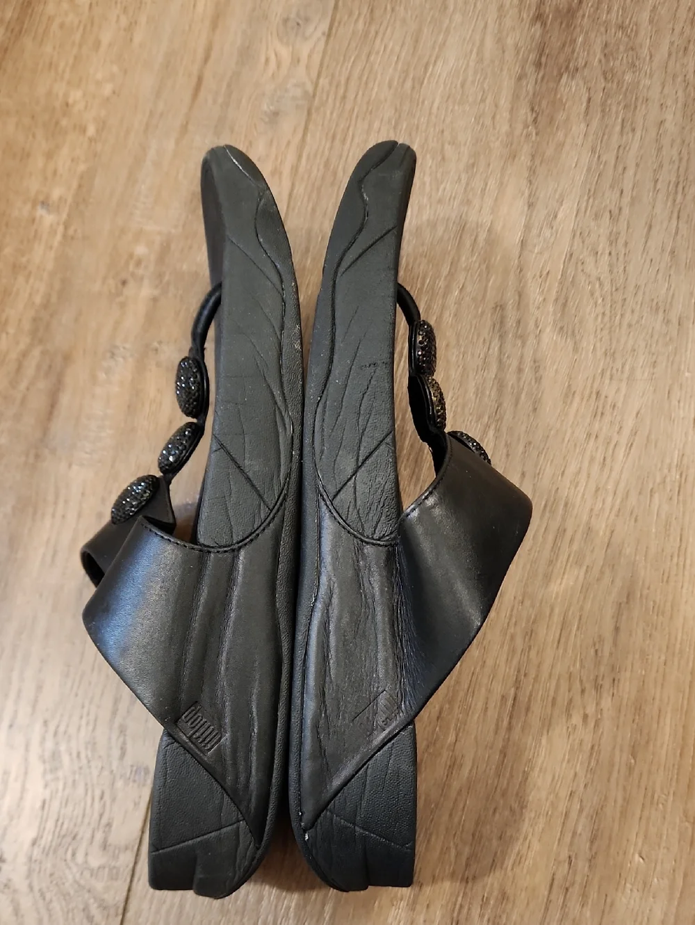 FitFlop Petra Jewel Sandals Flip Flop Thongs Black 3 Jewels Women's size 10